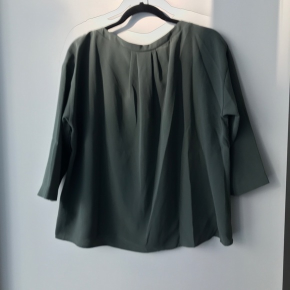 Uniqlo Dark Green Blouse - Picture 5 of 5